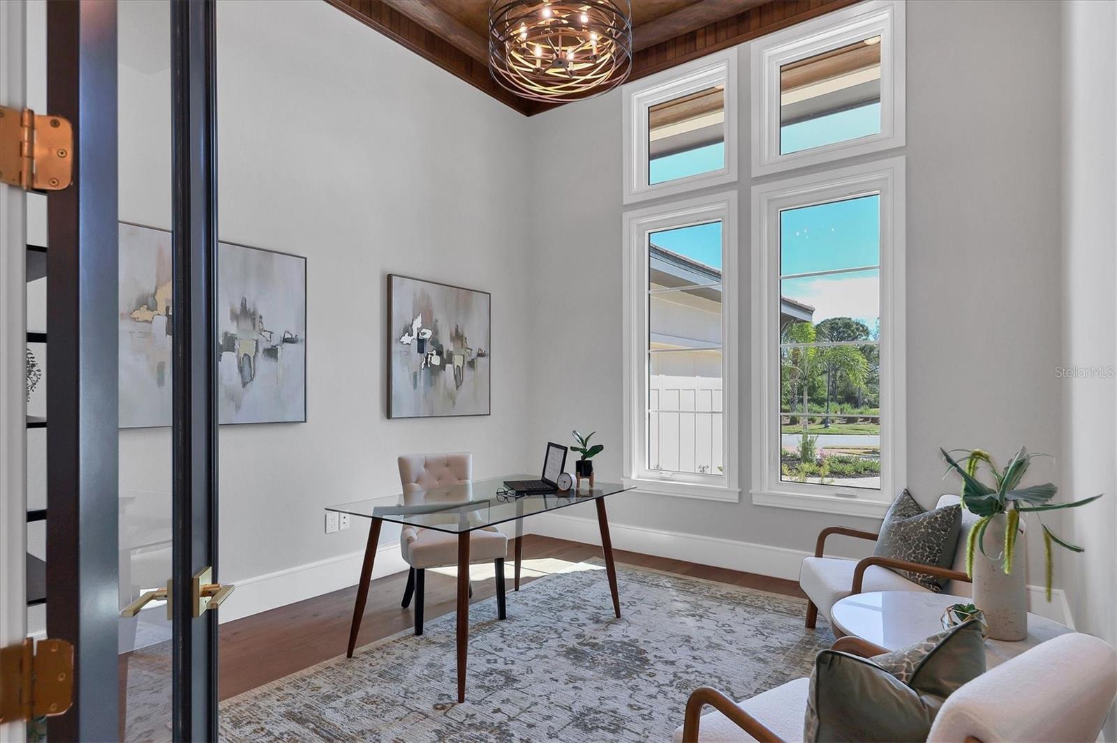 FOUNDERS CLUB - Residential