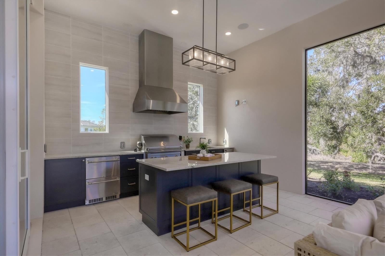 FOUNDERS CLUB - Residential