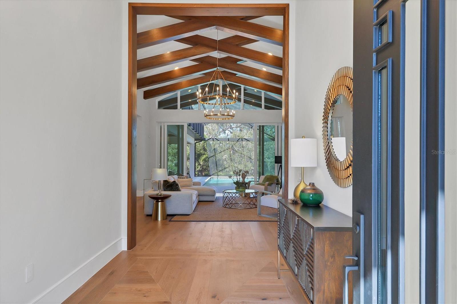 FOUNDERS CLUB - Residential