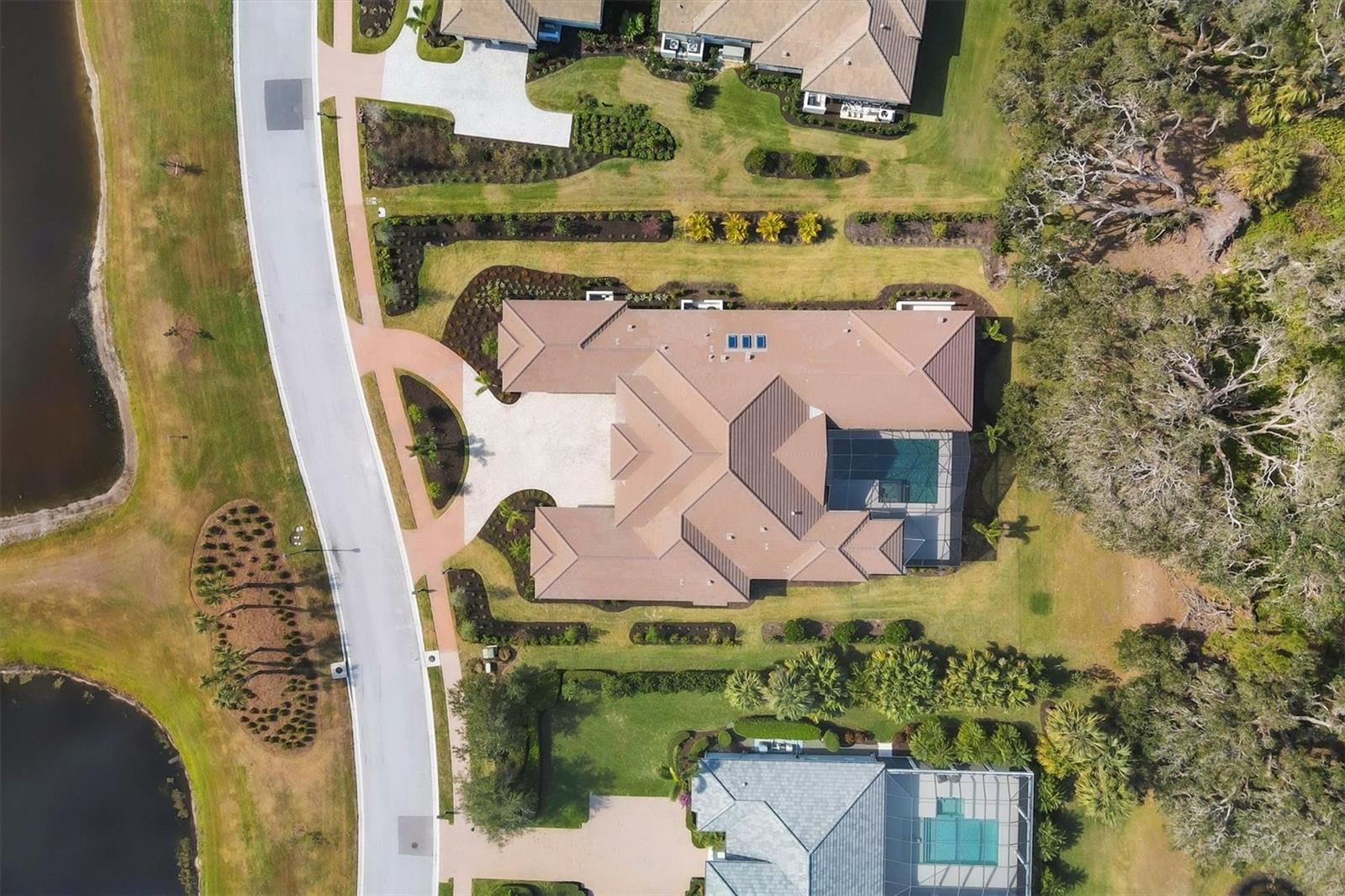 FOUNDERS CLUB - Residential