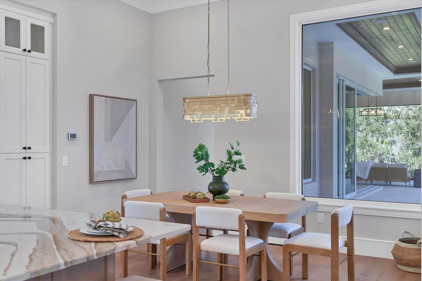 FOUNDERS CLUB - Residential