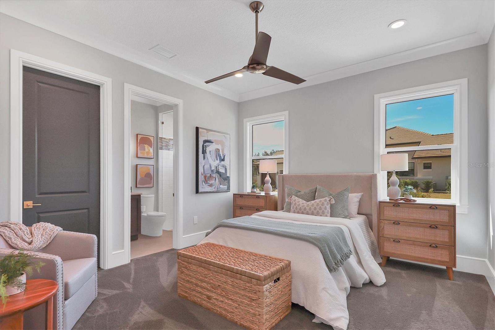 FOUNDERS CLUB - Residential