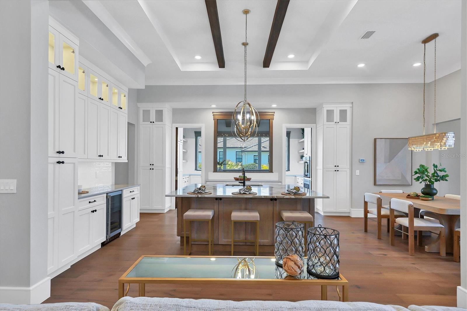 FOUNDERS CLUB - Residential