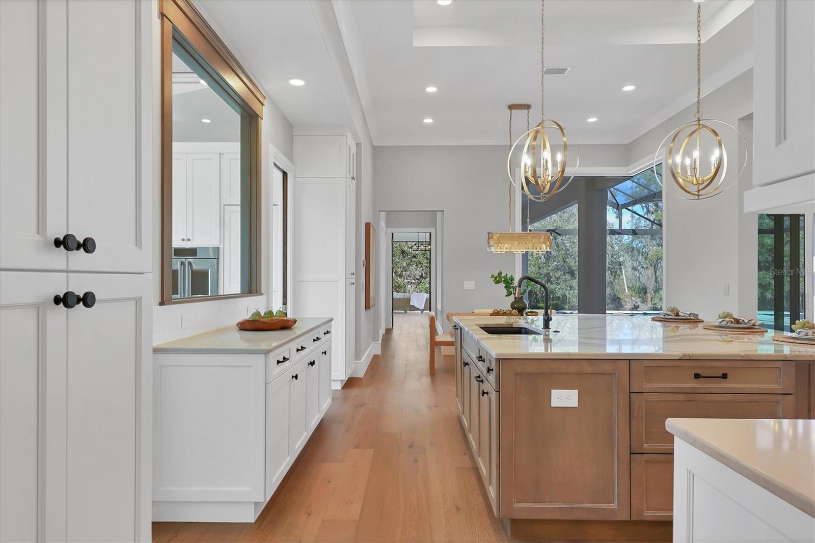 FOUNDERS CLUB - Residential