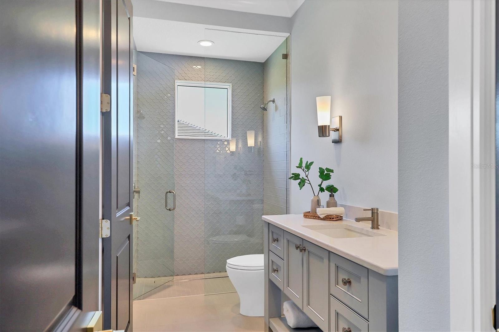 FOUNDERS CLUB - Residential