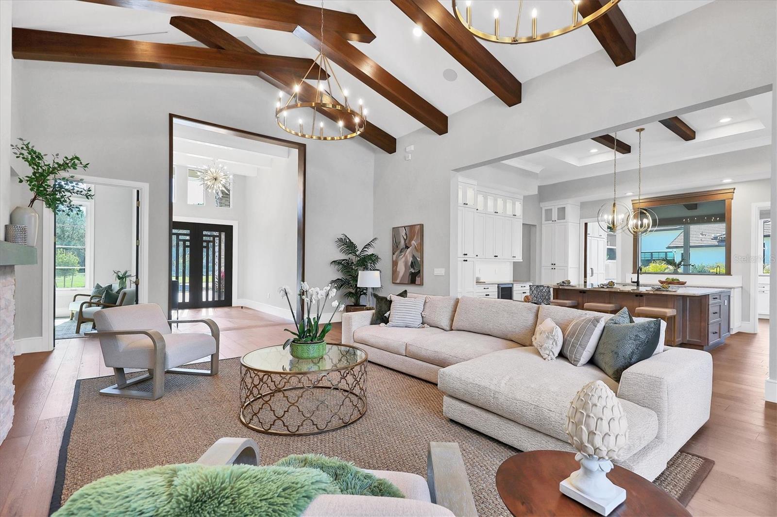 FOUNDERS CLUB - Residential