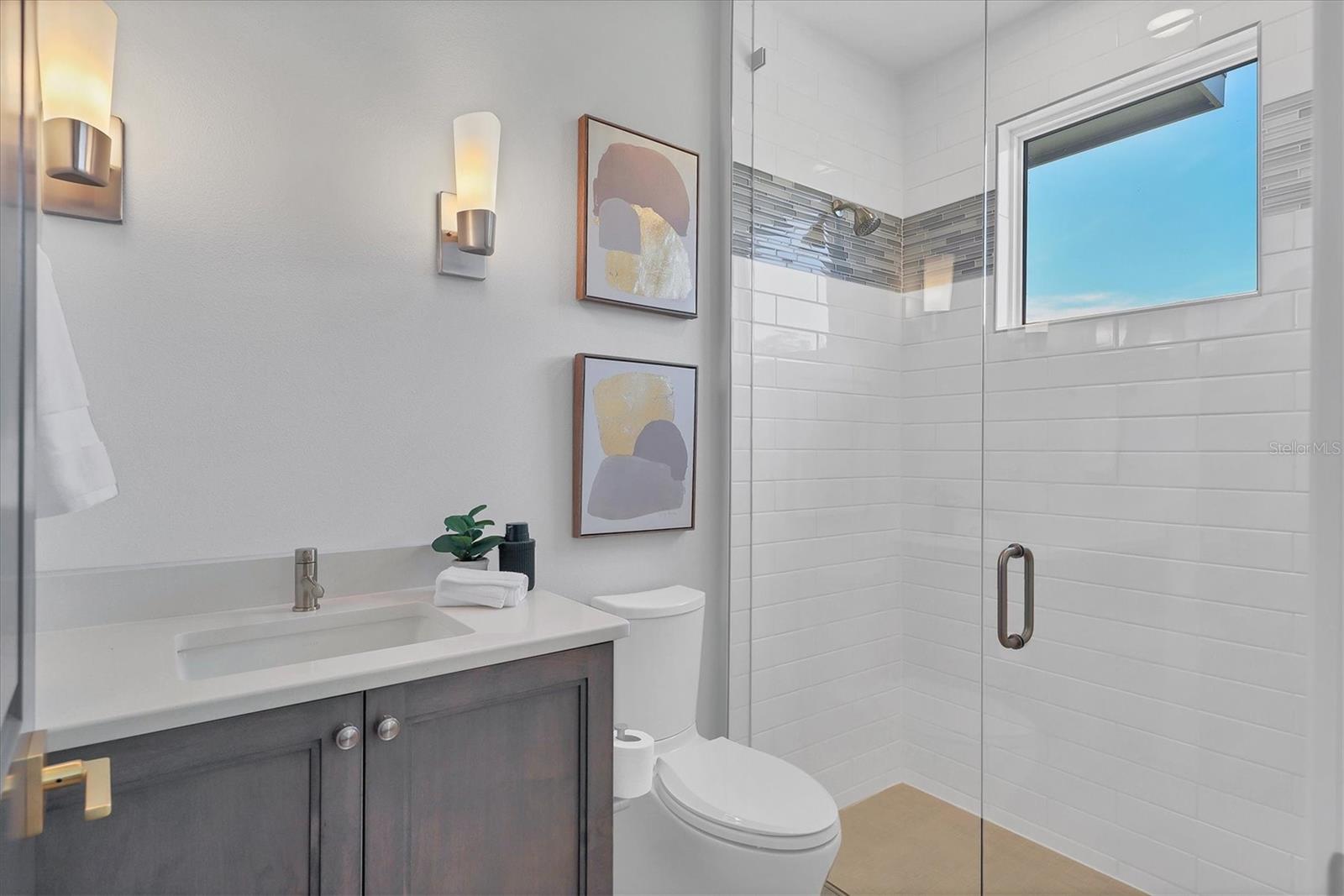 FOUNDERS CLUB - Residential