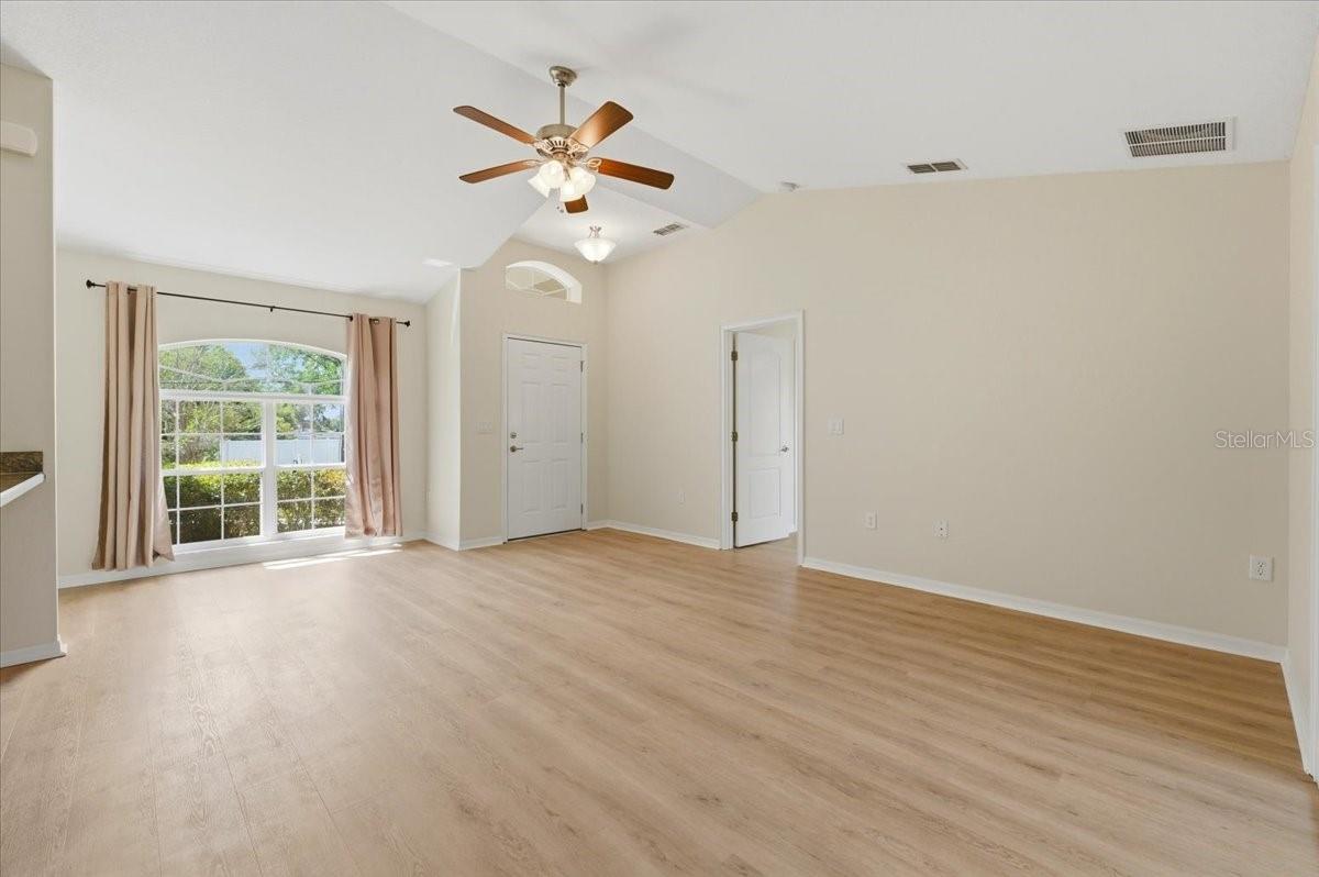 WILLIAMSBURG ESTS - Residential