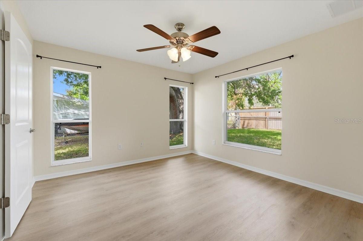 WILLIAMSBURG ESTS - Residential