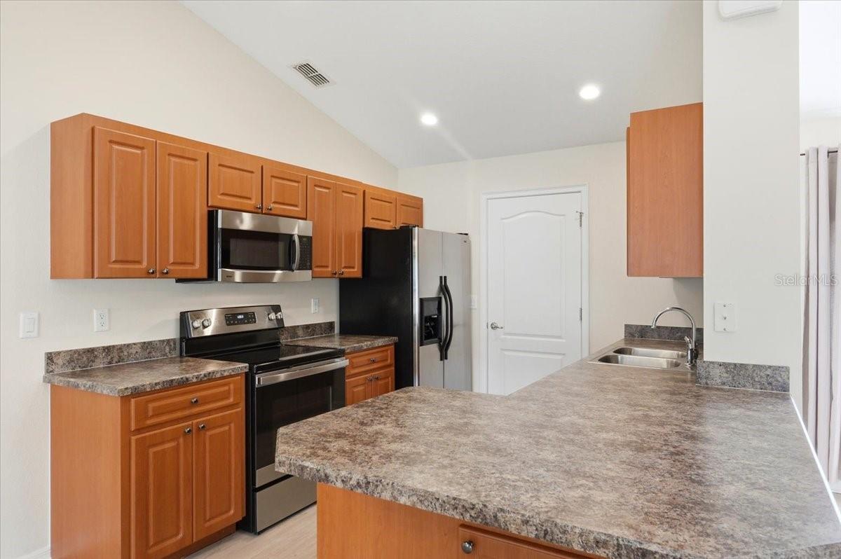 WILLIAMSBURG ESTS - Residential