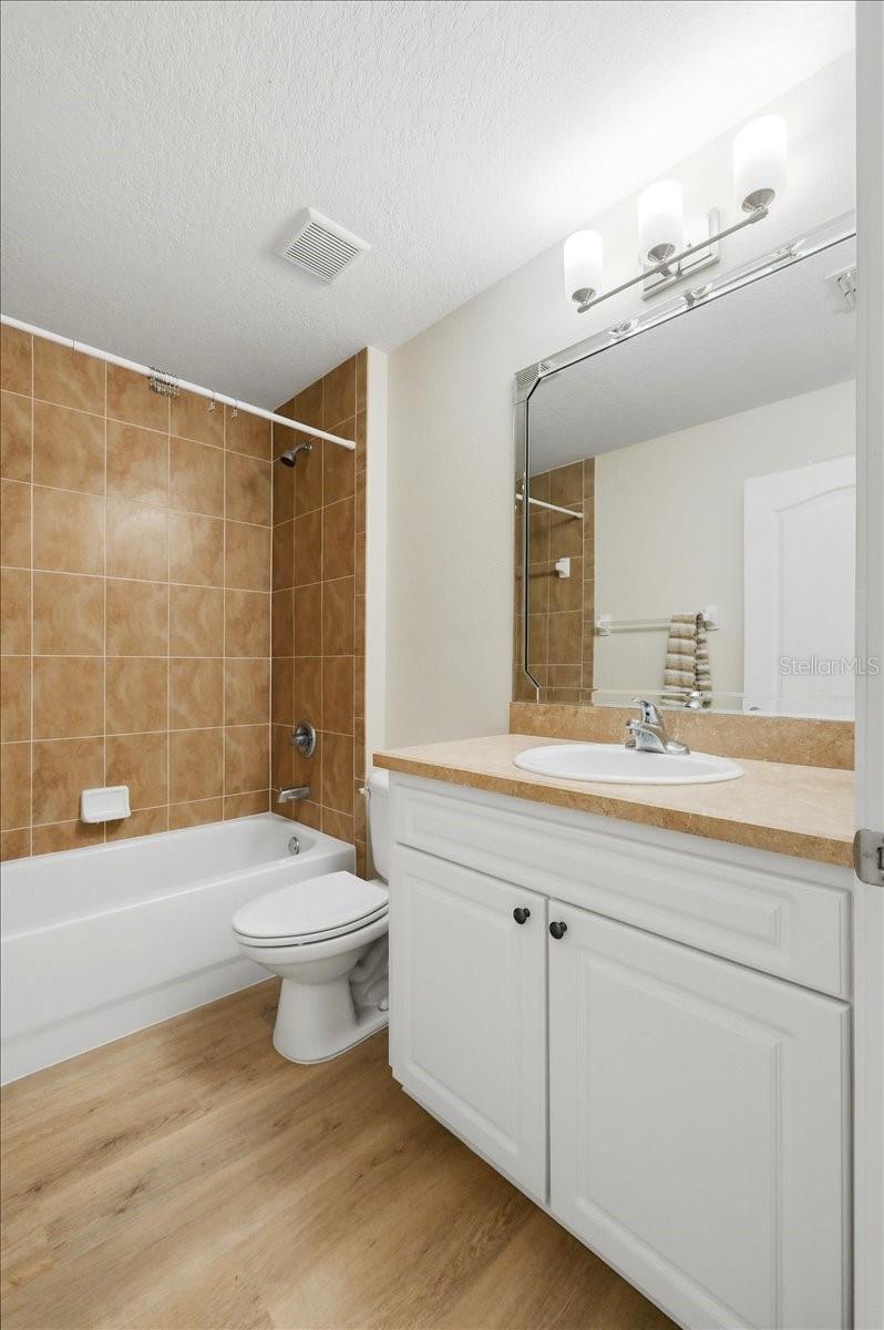 WILLIAMSBURG ESTS - Residential