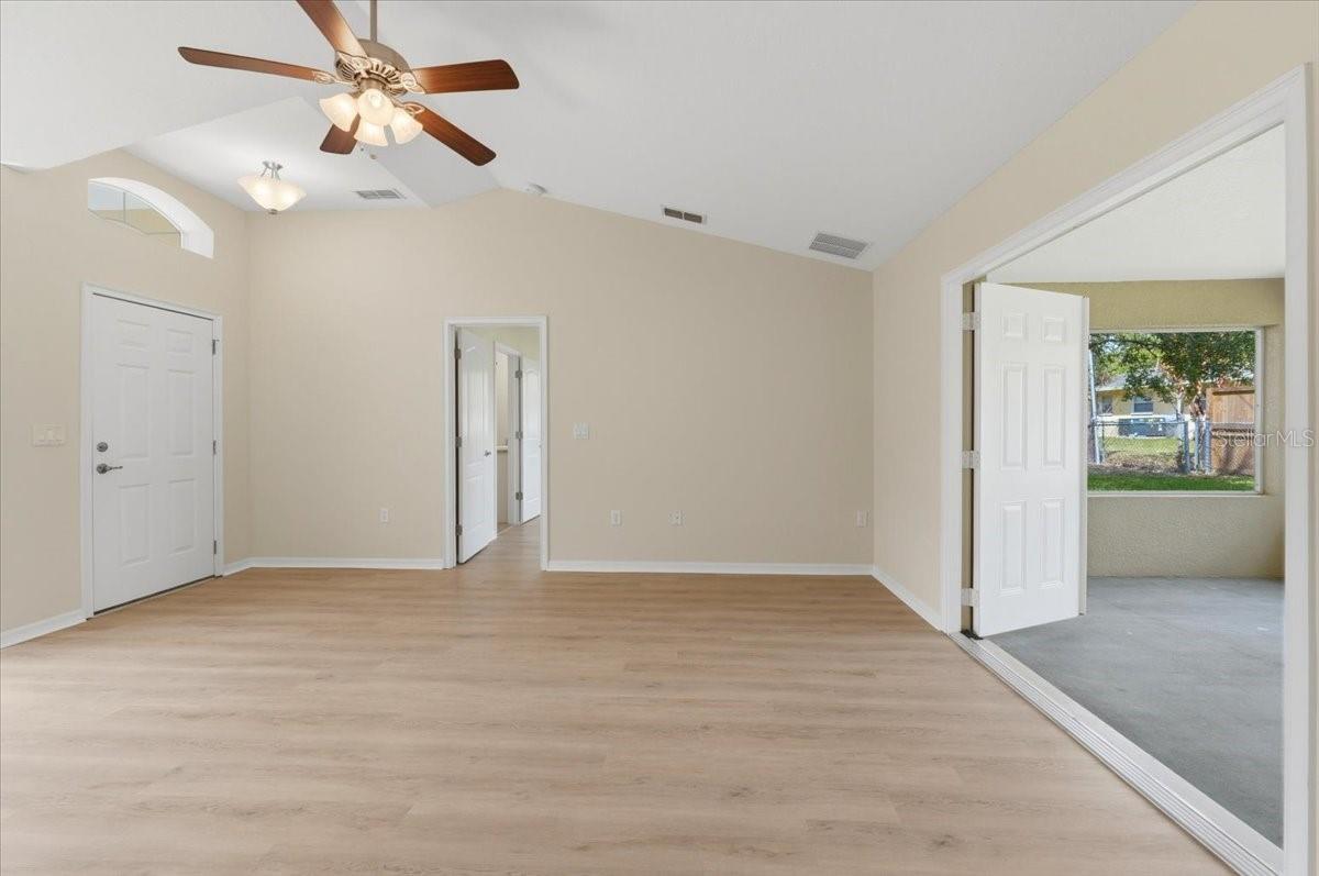 WILLIAMSBURG ESTS - Residential