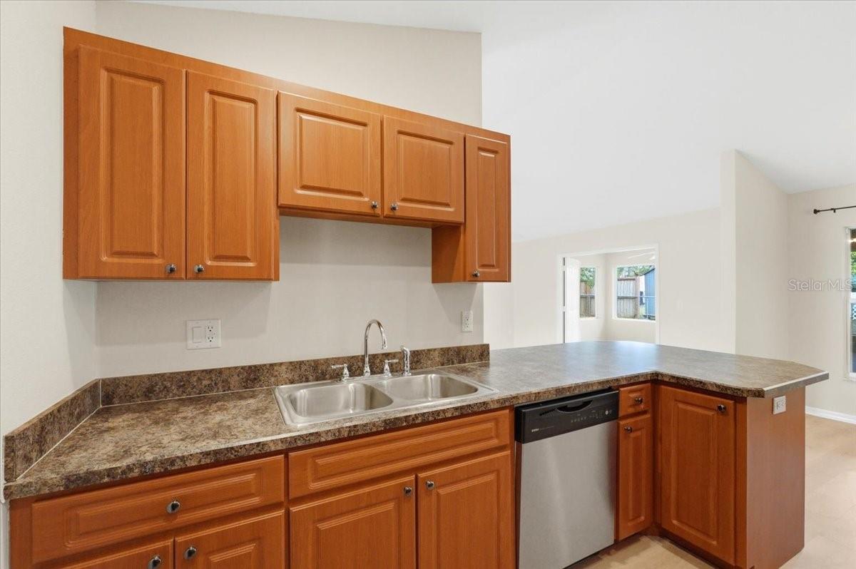 WILLIAMSBURG ESTS - Residential