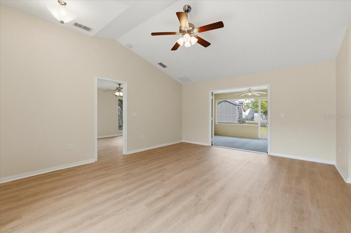 WILLIAMSBURG ESTS - Residential