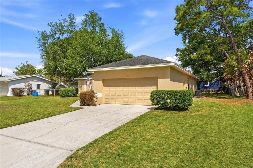 Photo of 1910 John Arthur Way, Lakeland, FL 33803 (MLS # L4960658)