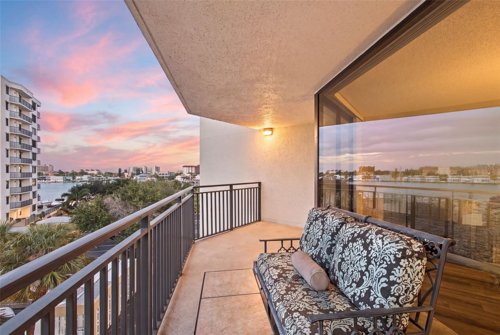 690 ISLAND WAY 511