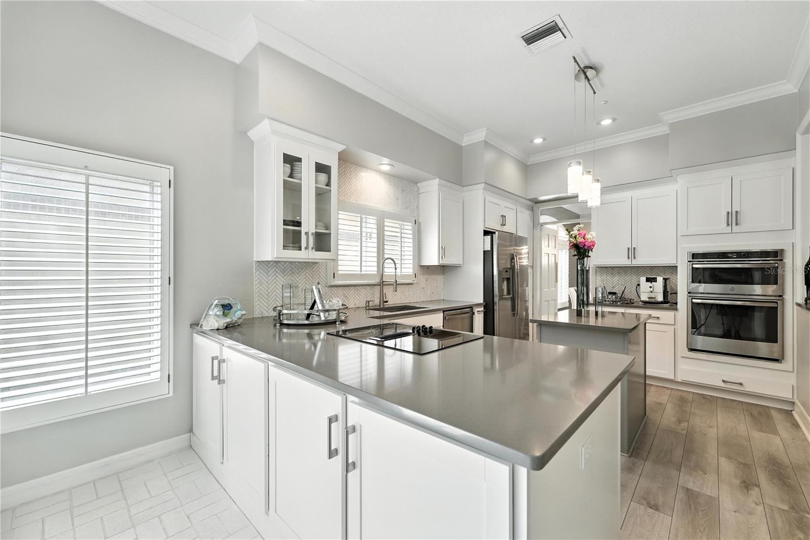 COUNTRY CLUB VILLAS - Residential