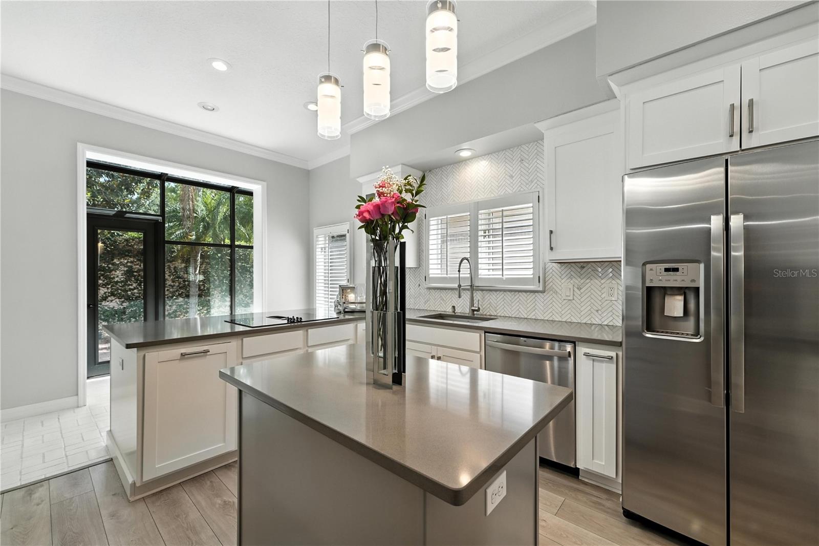 COUNTRY CLUB VILLAS - Residential