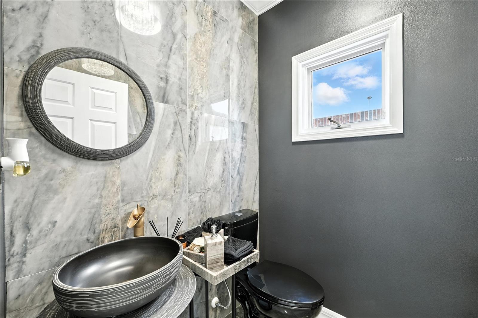 COUNTRY CLUB VILLAS - Residential