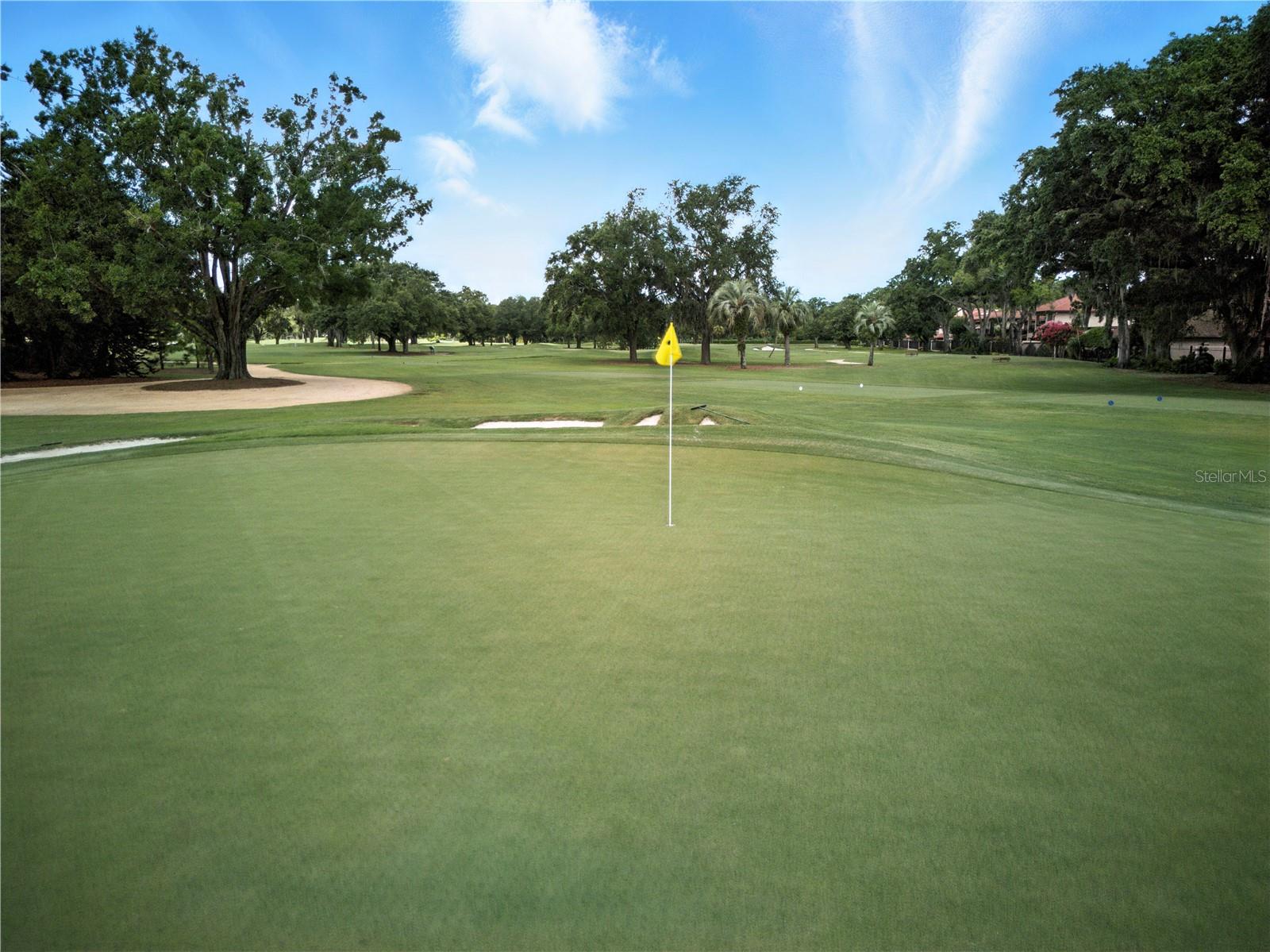 COUNTRY CLUB VILLAS - Residential