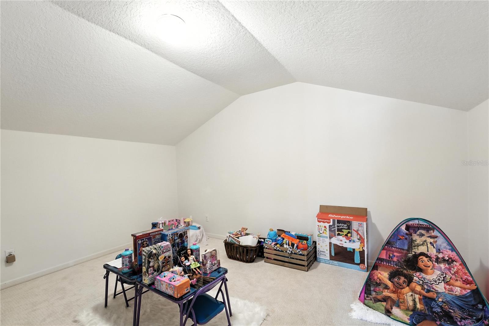 COUNTRY CLUB VILLAS - Residential