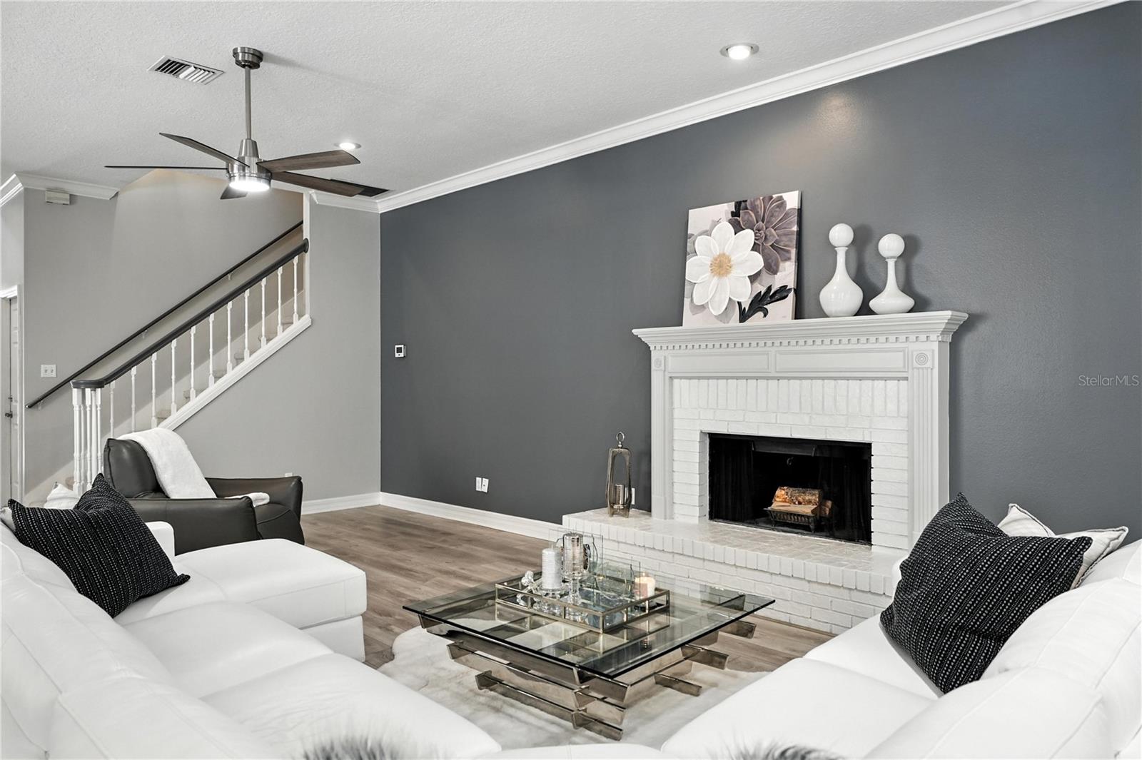 COUNTRY CLUB VILLAS - Residential