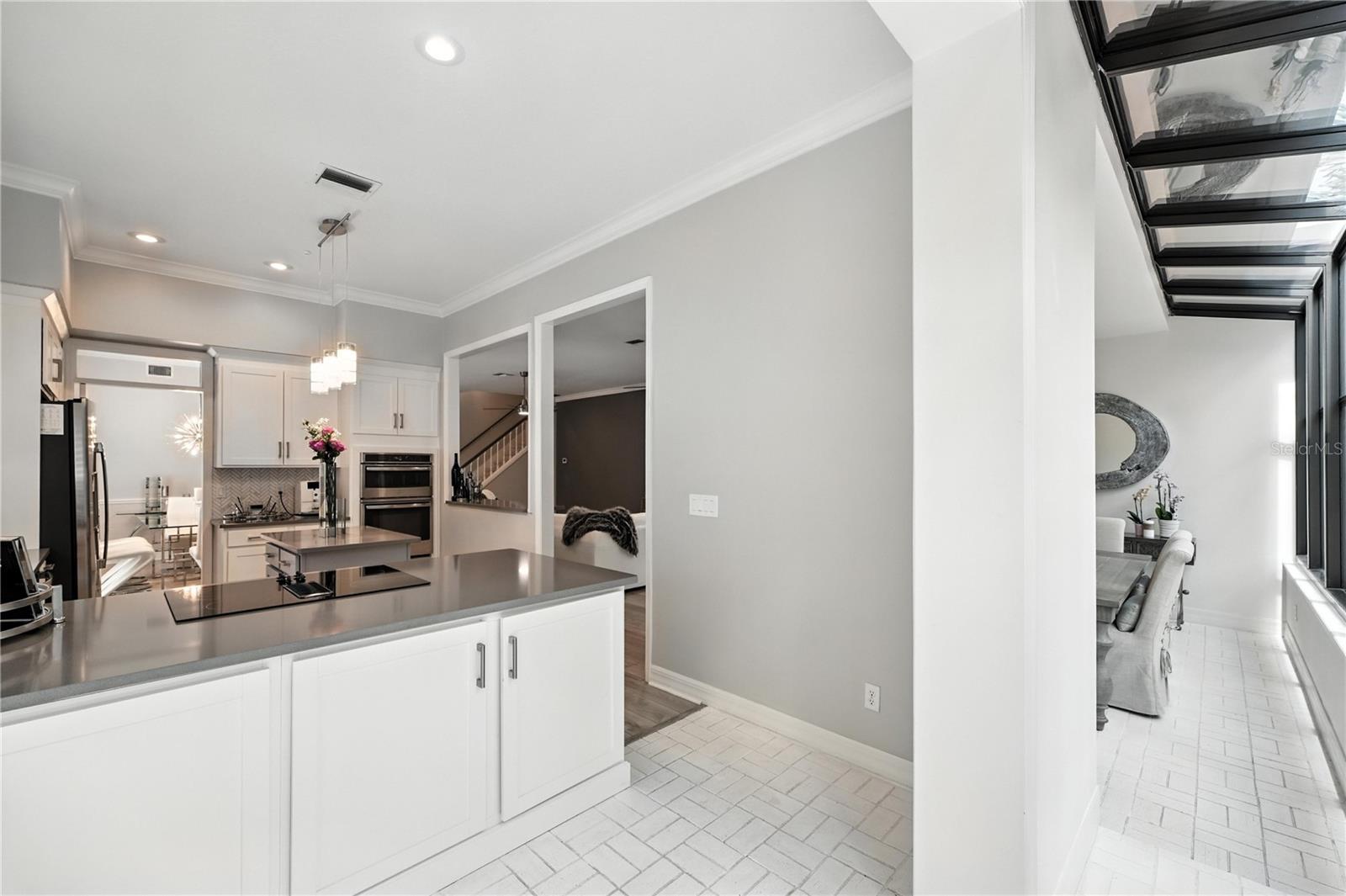 COUNTRY CLUB VILLAS - Residential