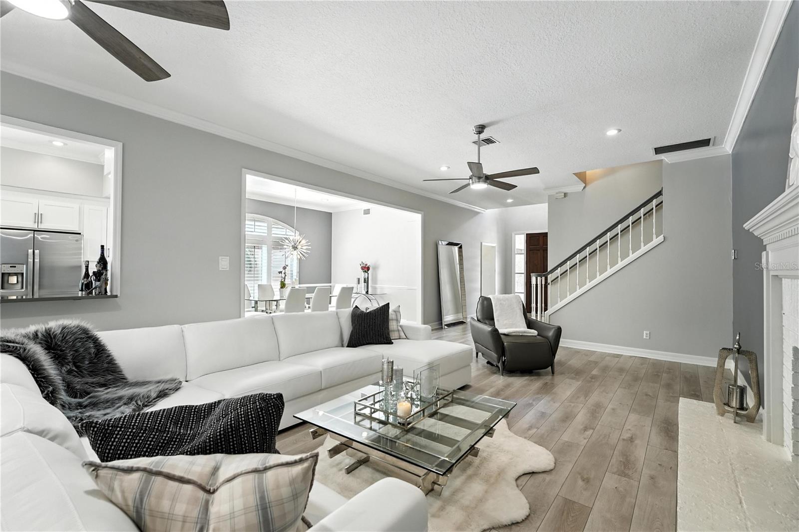 COUNTRY CLUB VILLAS - Residential