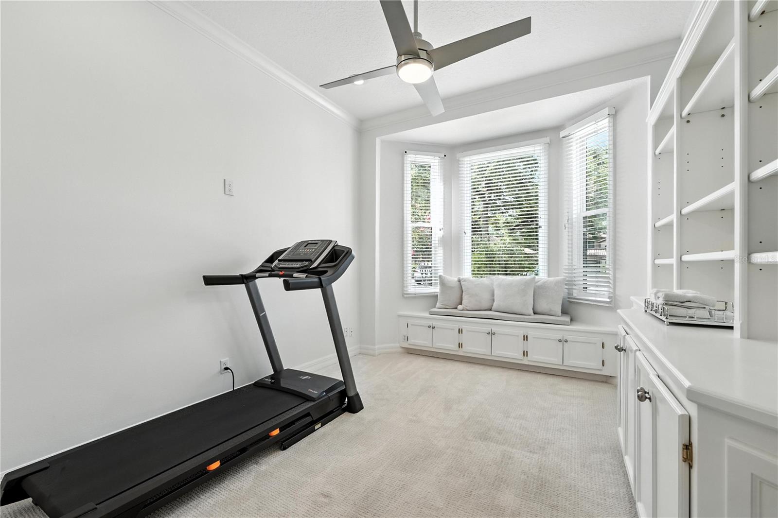 COUNTRY CLUB VILLAS - Residential