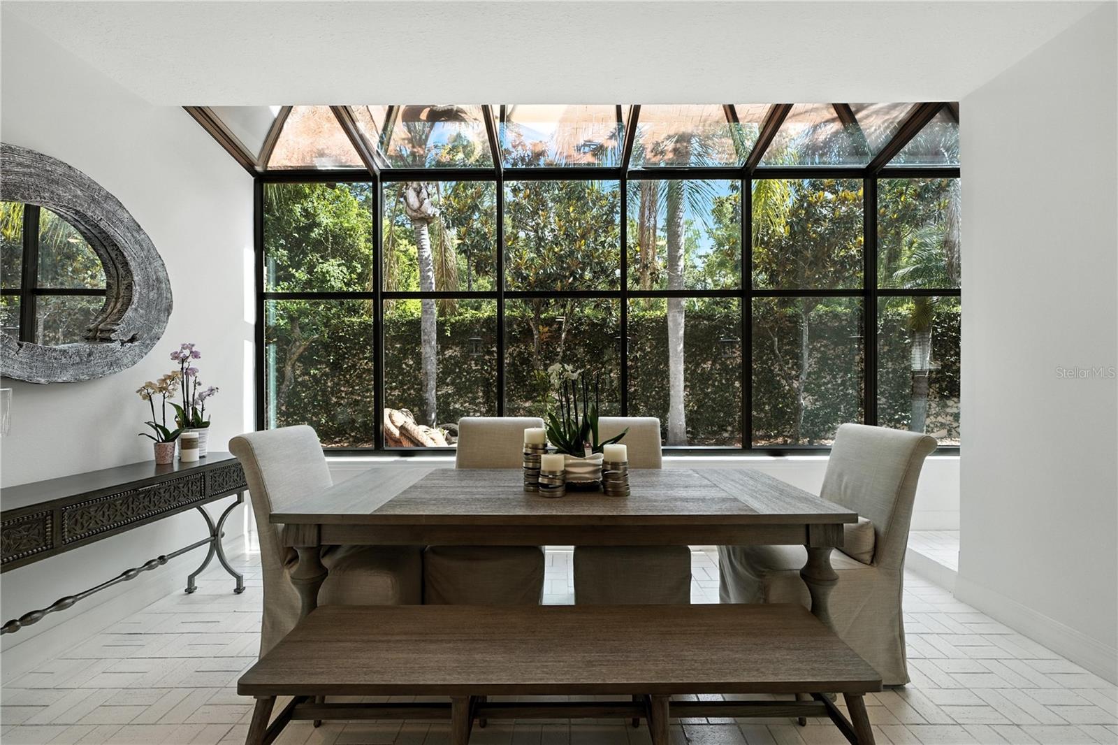 COUNTRY CLUB VILLAS - Residential