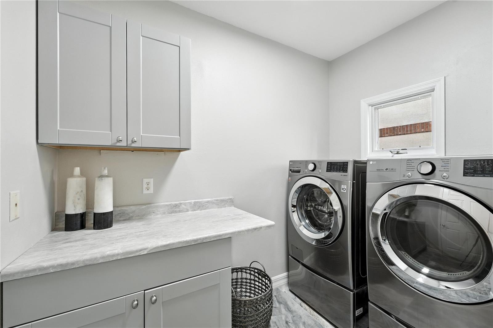 COUNTRY CLUB VILLAS - Residential