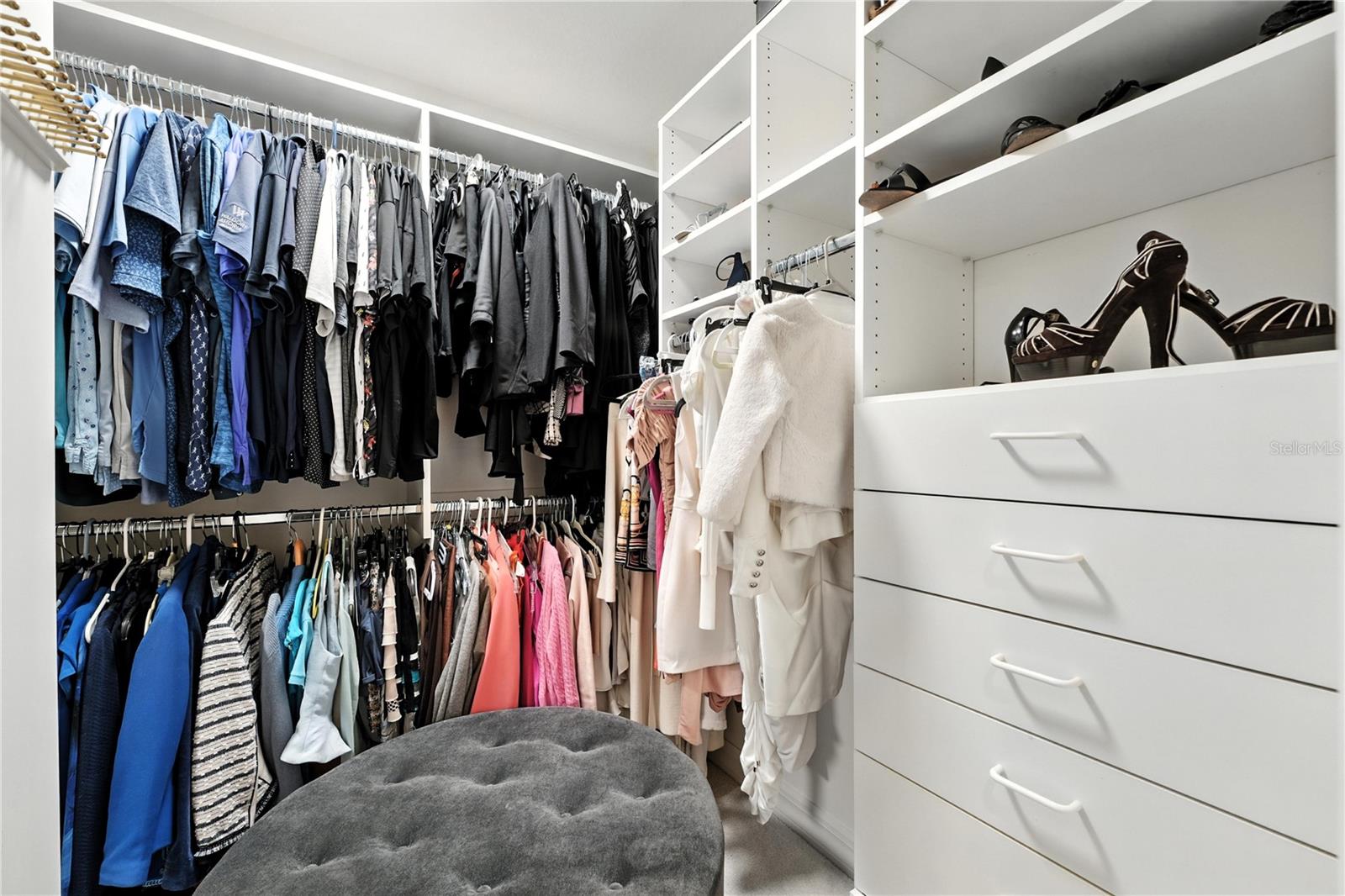 COUNTRY CLUB VILLAS - Residential