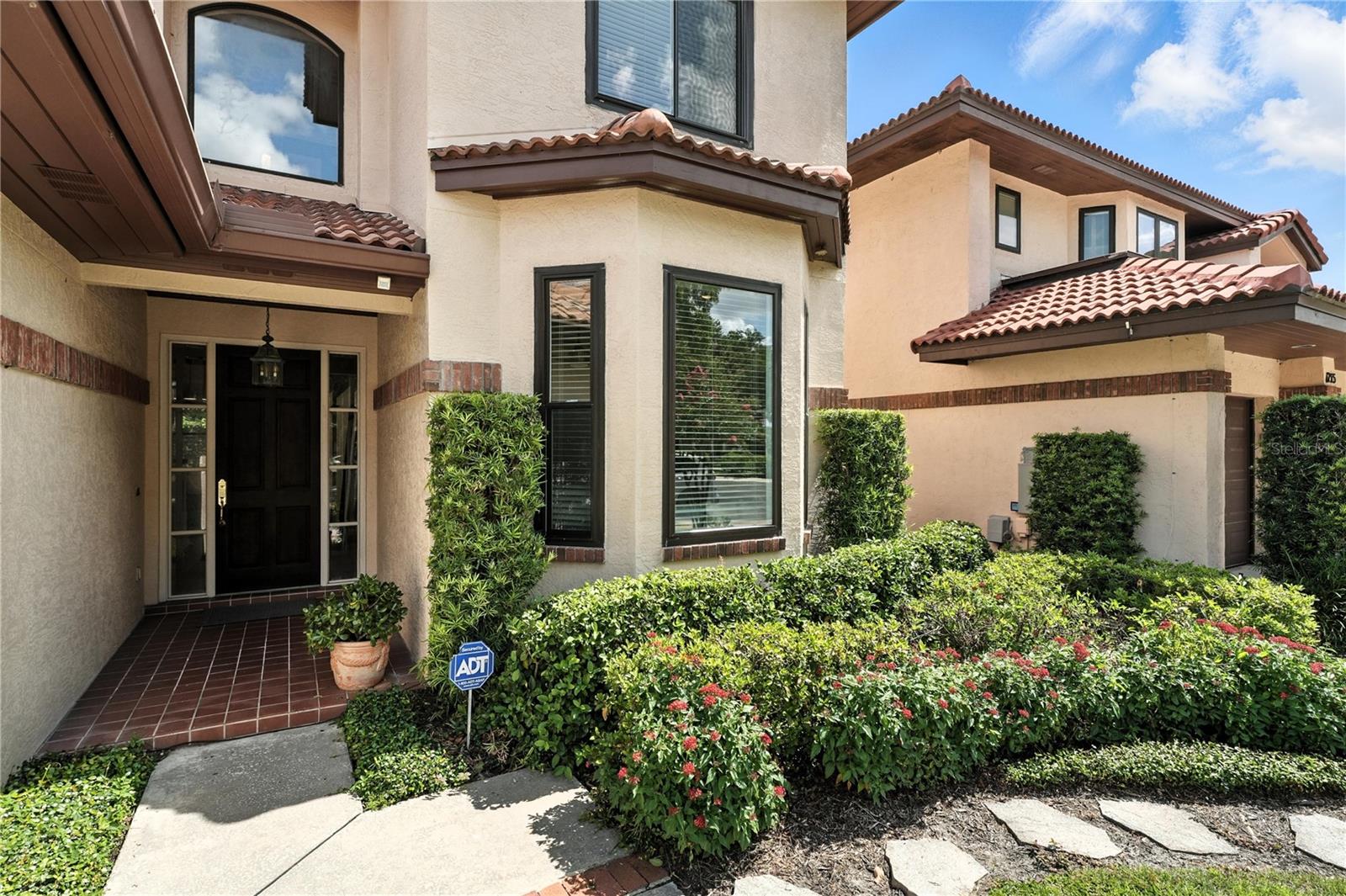 COUNTRY CLUB VILLAS - Residential