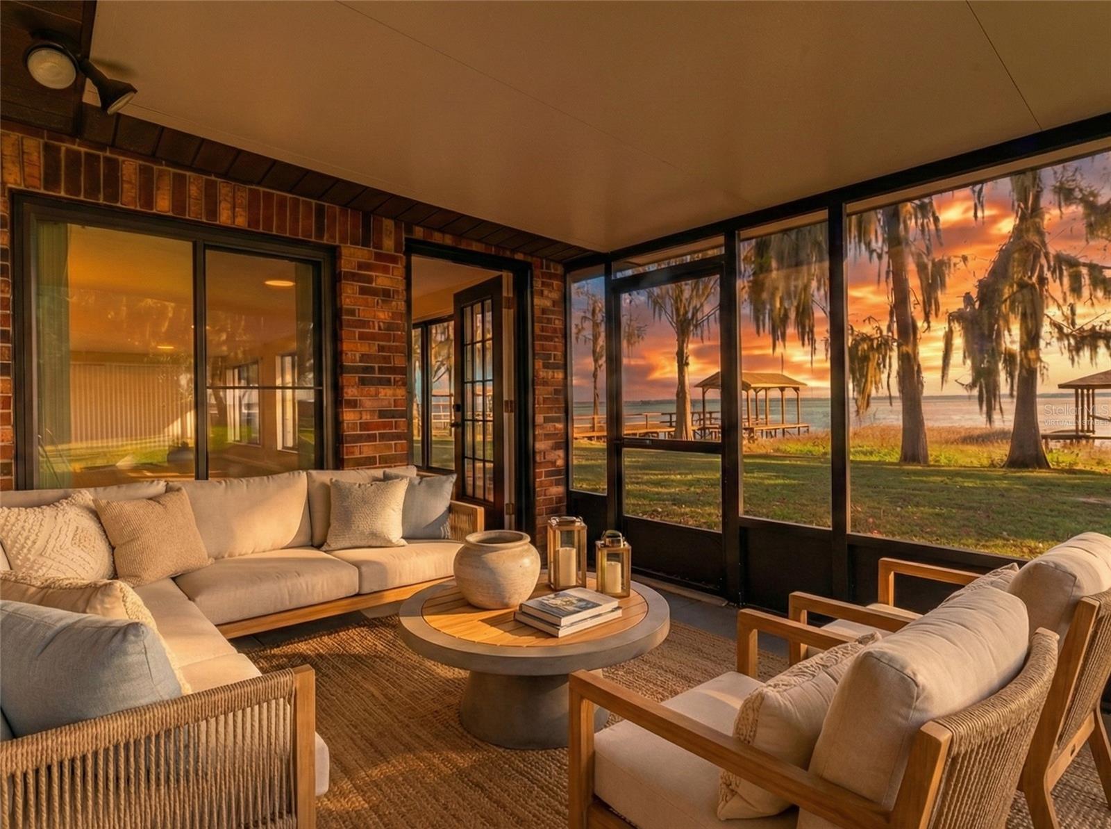 WESTERN SHORES - Residential