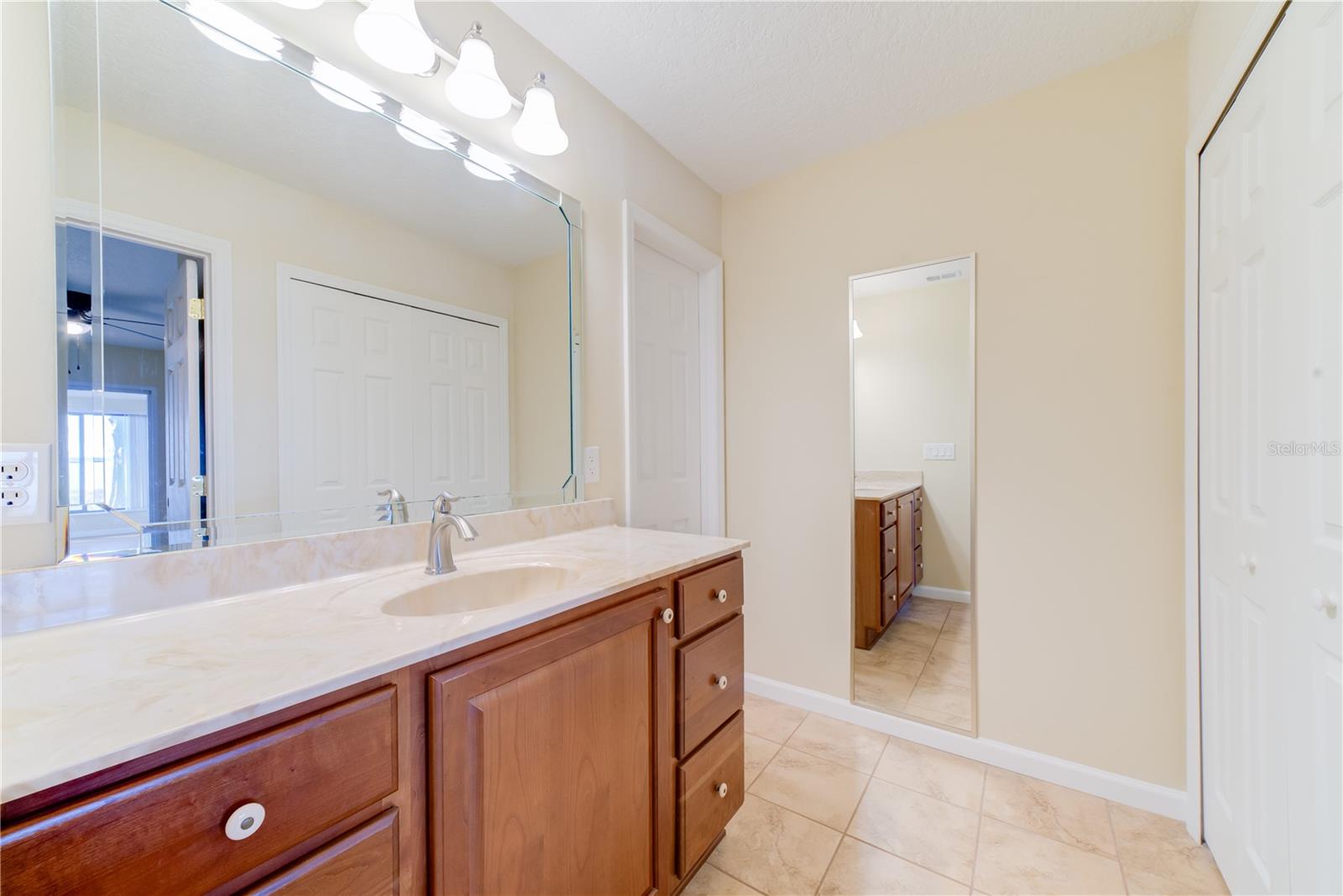 WESTERN SHORES - Residential