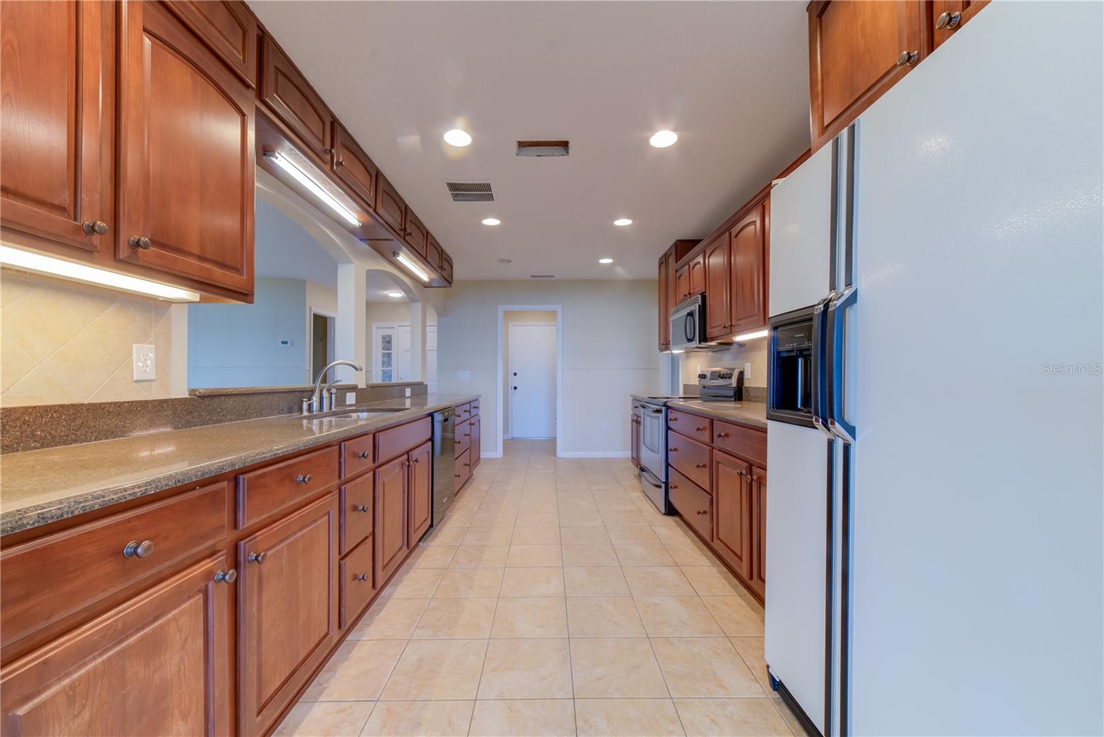 WESTERN SHORES - Residential