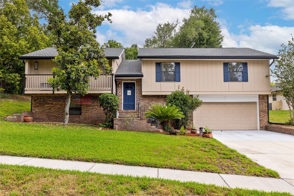 Photo of 3508 Vestavia Way, Longwood, FL 32779 (MLS # V4948800)