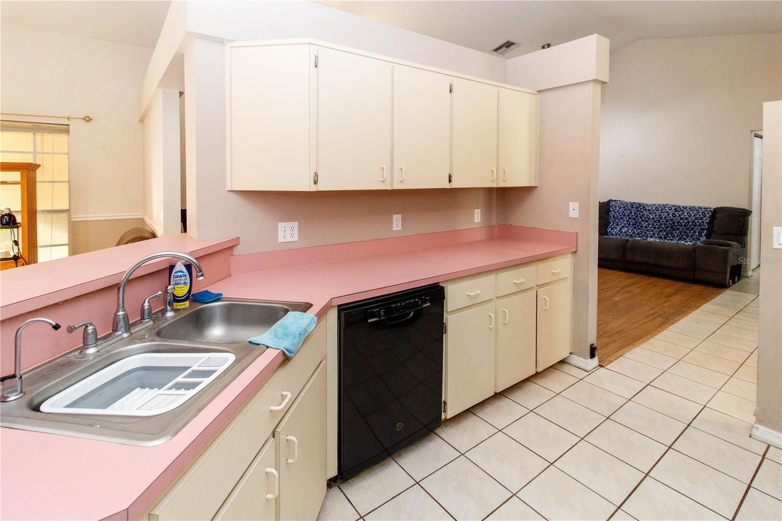 RAINBOW OAKS - Residential