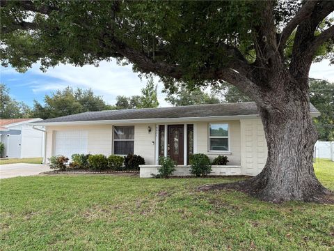 Photo of 4651 Hunter Ridge Drive, Sarasota, FL 34233 (MLS # A4663108)