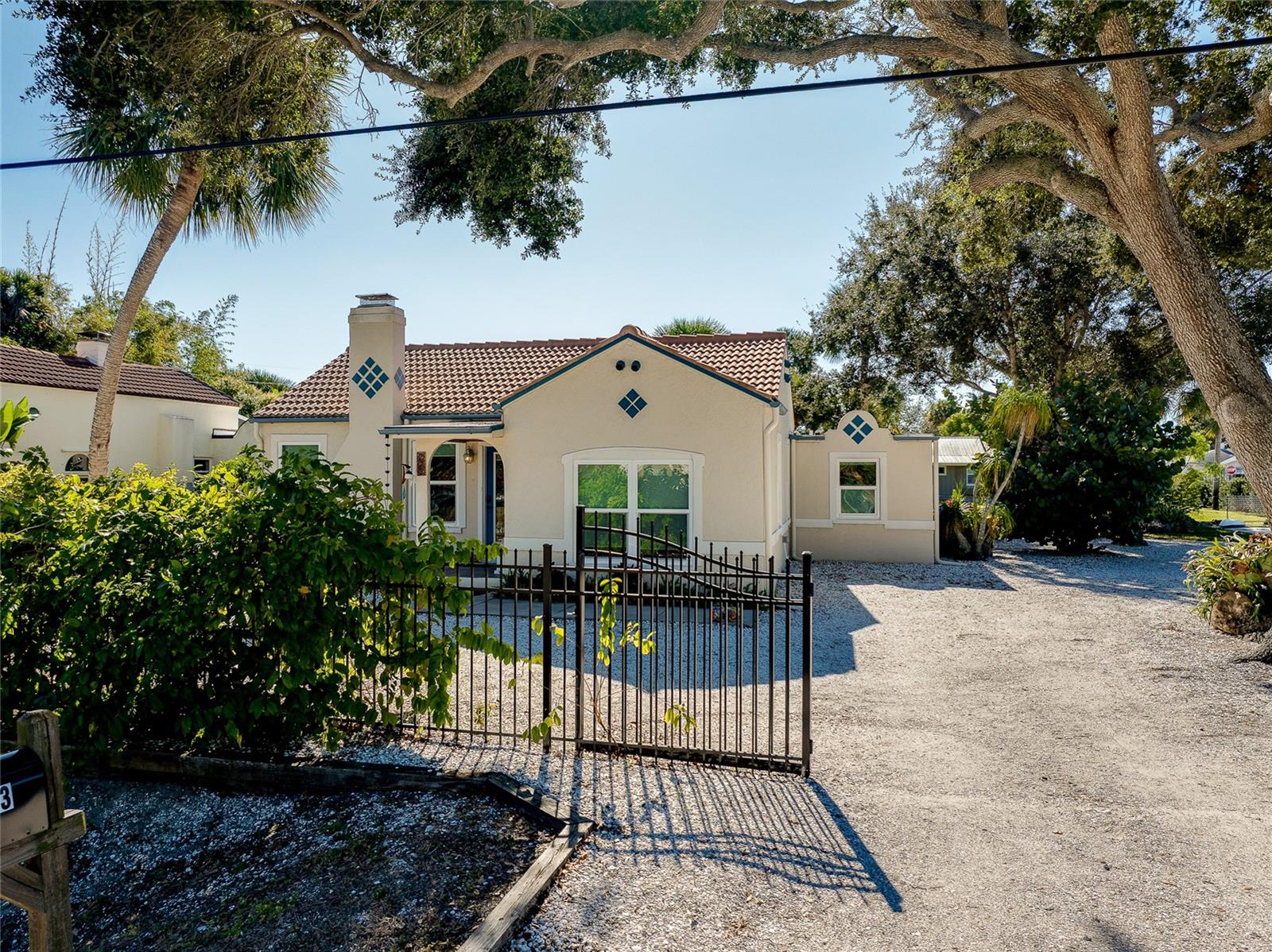 BAY POINT CORR OF - Residential