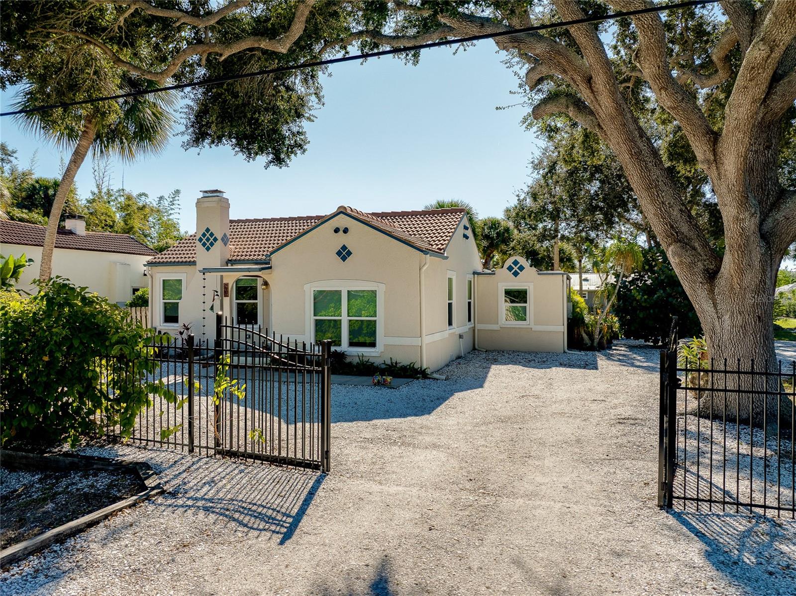 BAY POINT CORR OF - Residential