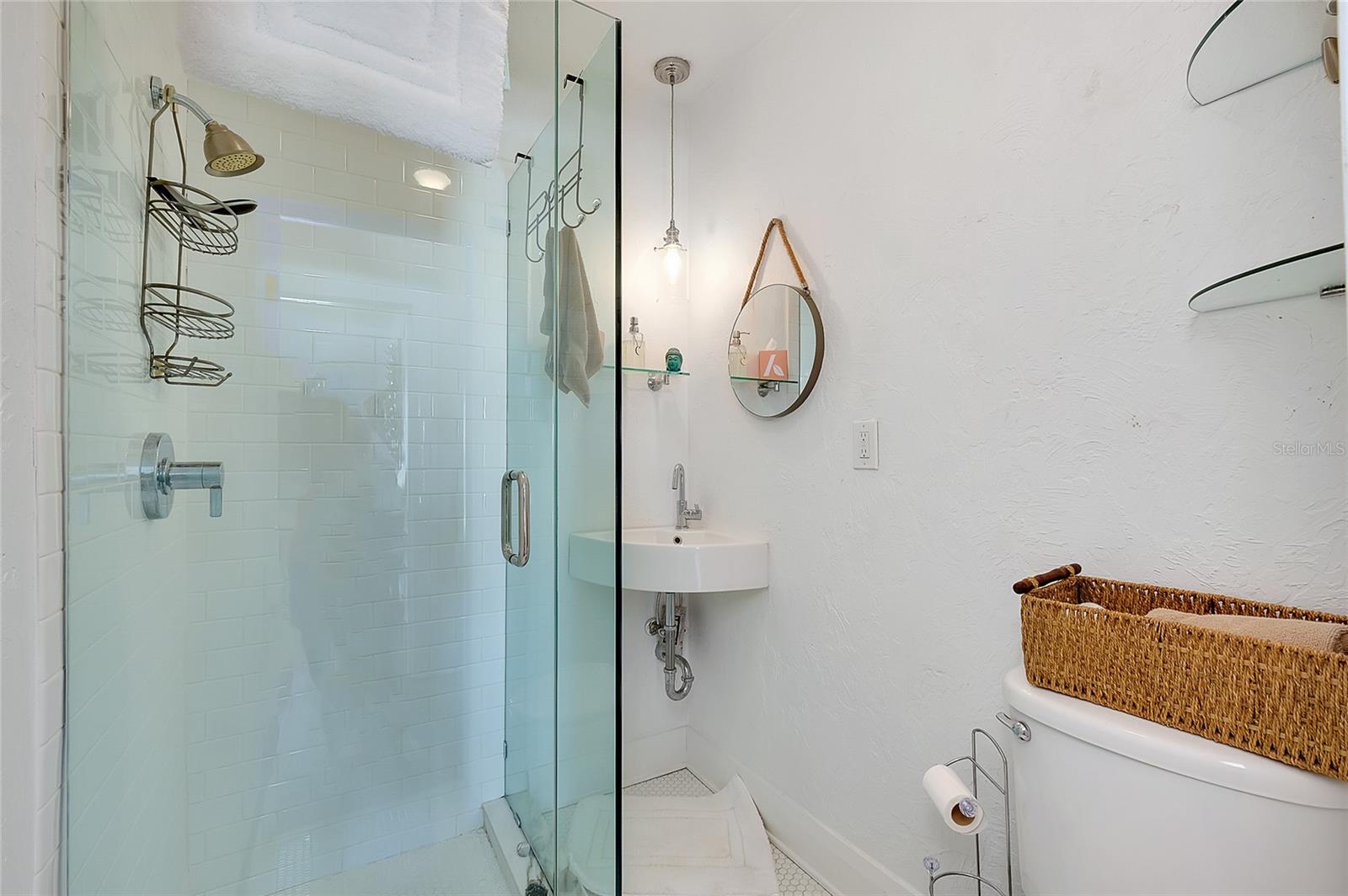 BAY POINT CORR OF - Residential