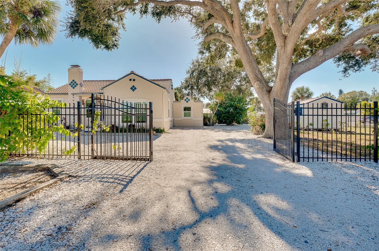 BAY POINT CORR OF - Residential