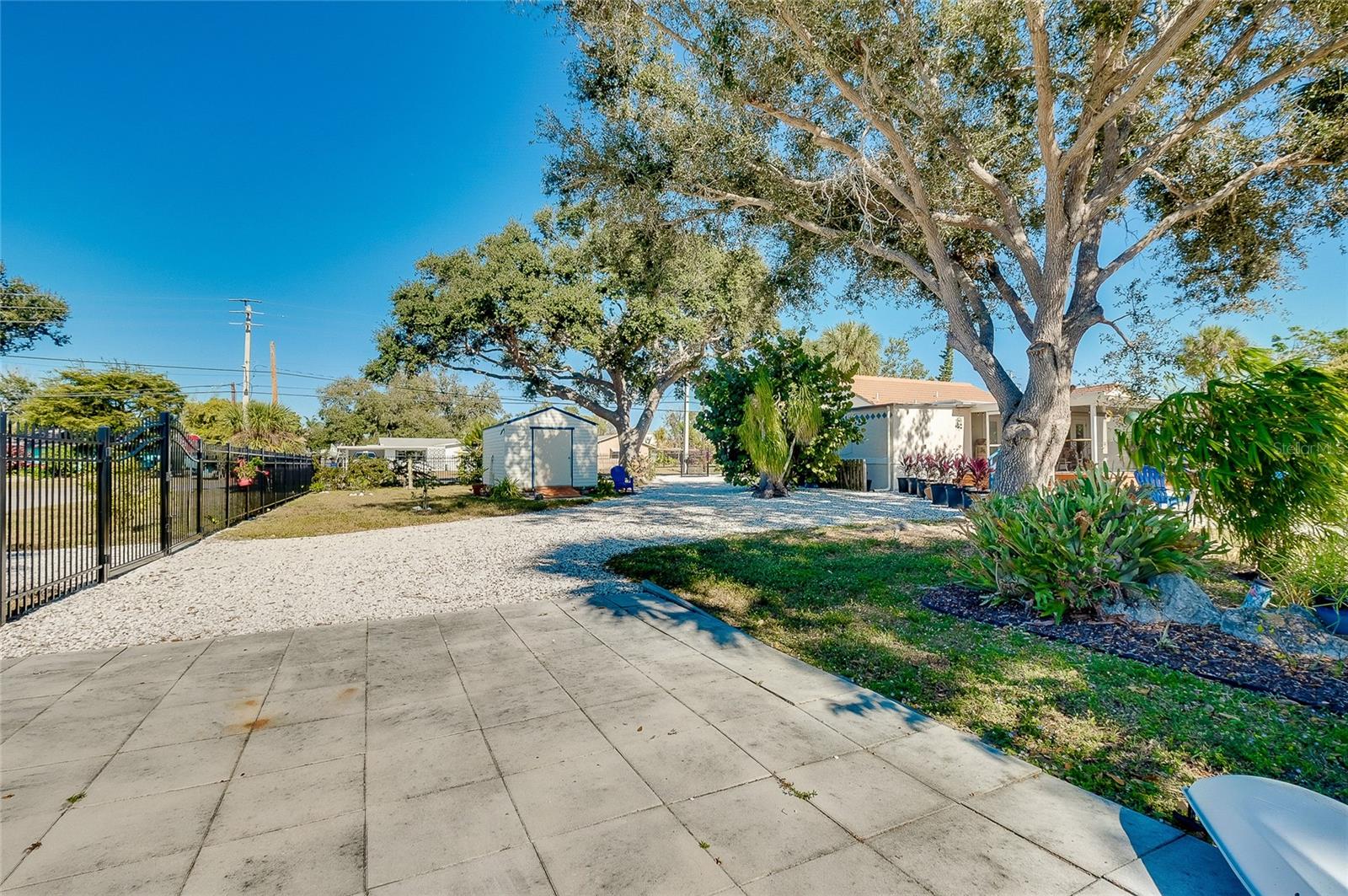 BAY POINT CORR OF - Residential