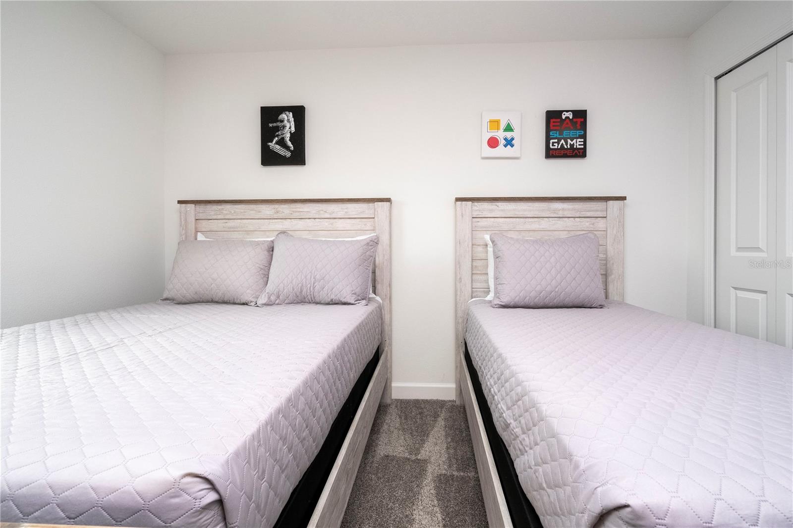 COVE AT STOREY LAKE 5 - Residential