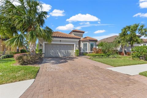 A home in PALMETTO