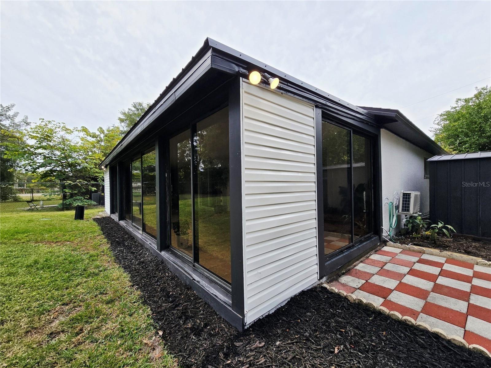 LAVADA COURT - Residential