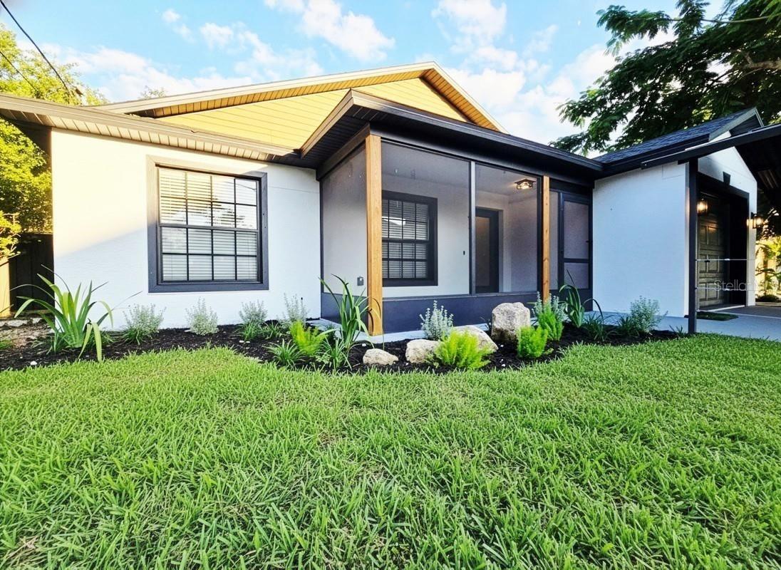 LAVADA COURT - Residential