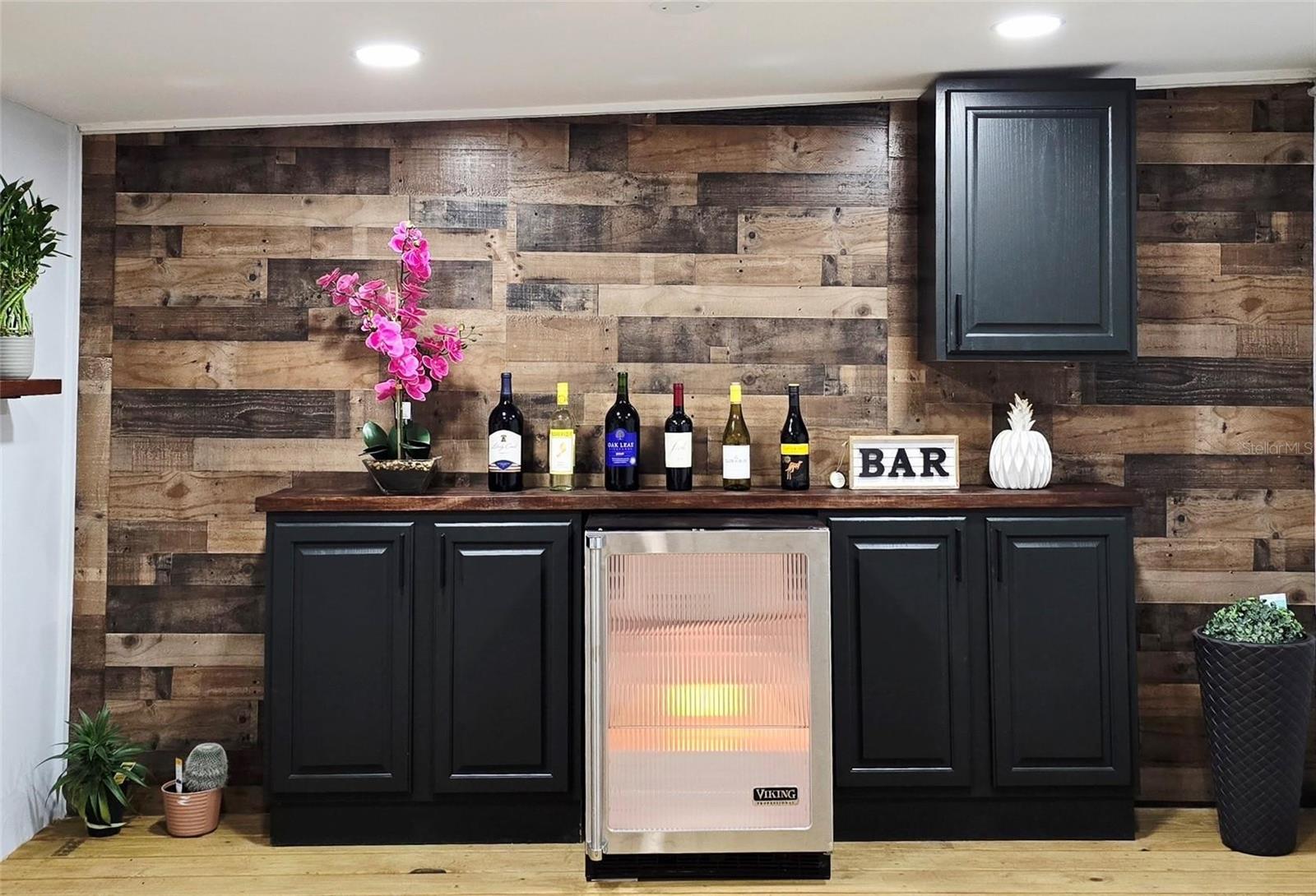 LAVADA COURT - Residential