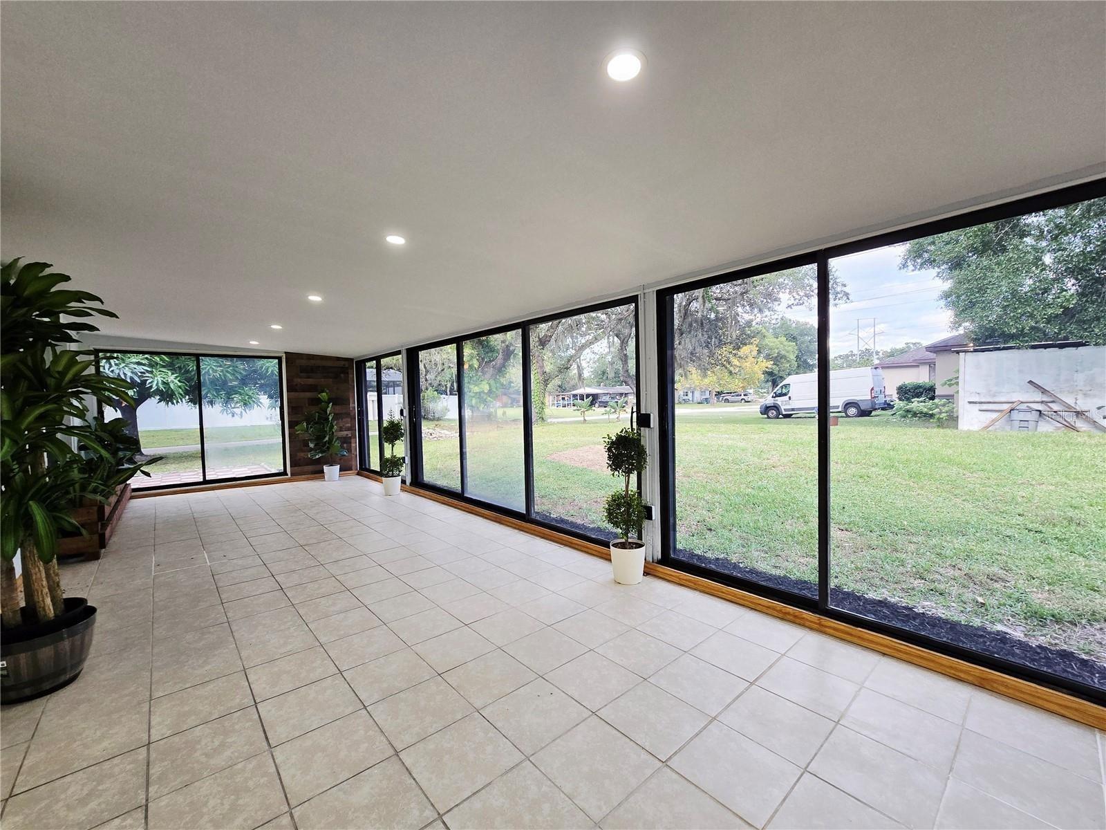 LAVADA COURT - Residential